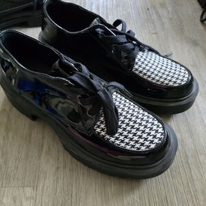 SHEIN Black and White Houndstooth Flats